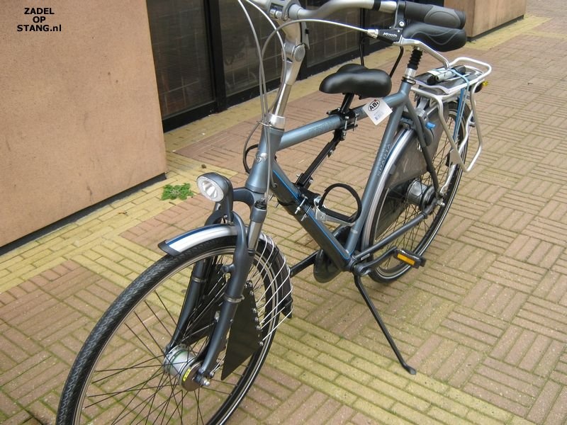 Zadel op Stang voor een Herenfiets met oversized frame (Buiszadel)