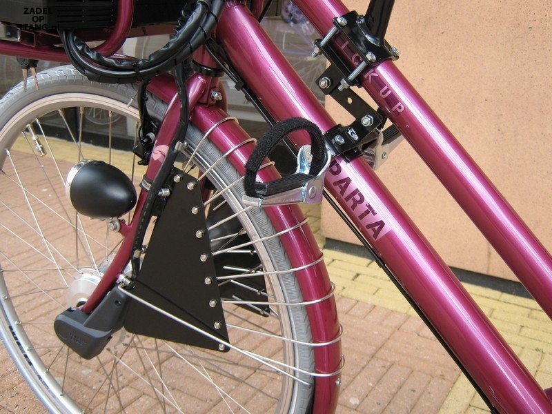 Zadel op Stang voor een Damesfiets met dubbel frame (Buiszadel)
