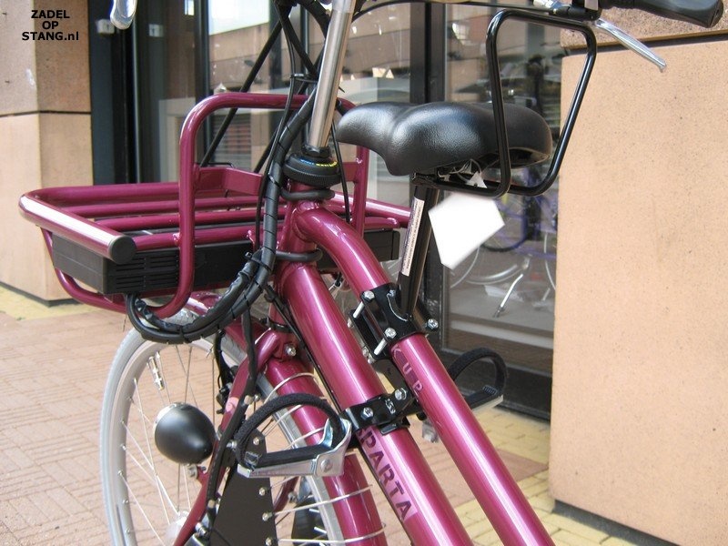 Zadel op Stang voor een Damesfiets met dubbel frame (Buiszadel)