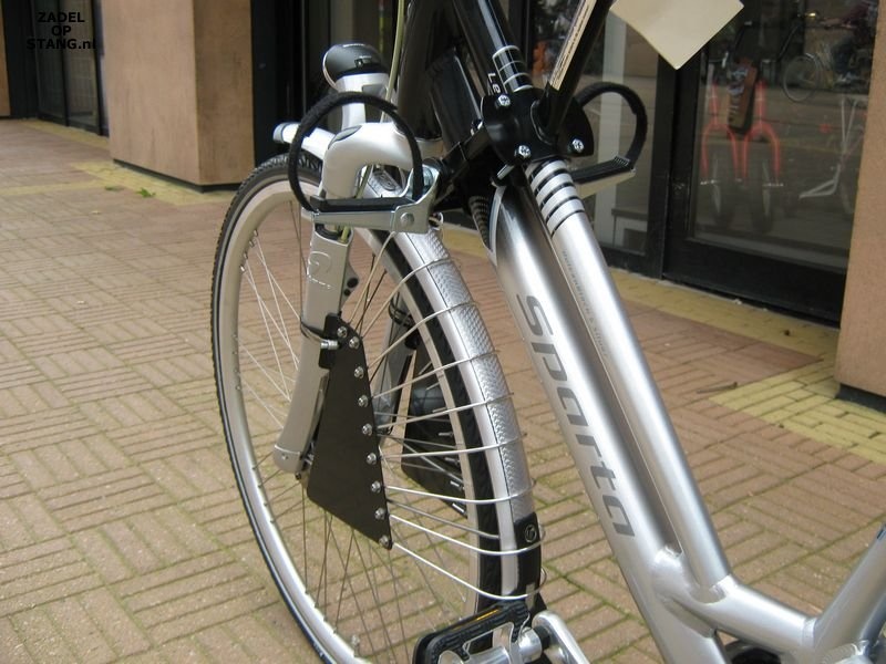Zadel op Stang voor een Damesfiets met aluminium dubbel frame (Buiszadel)