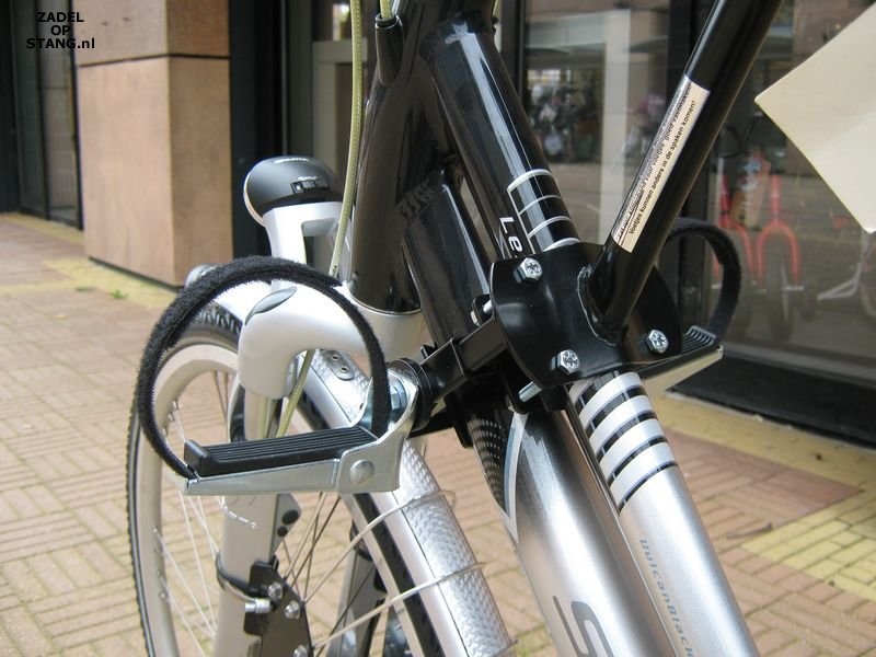 Zadel op Stang voor een Damesfiets met aluminium dubbel frame (Buiszadel)