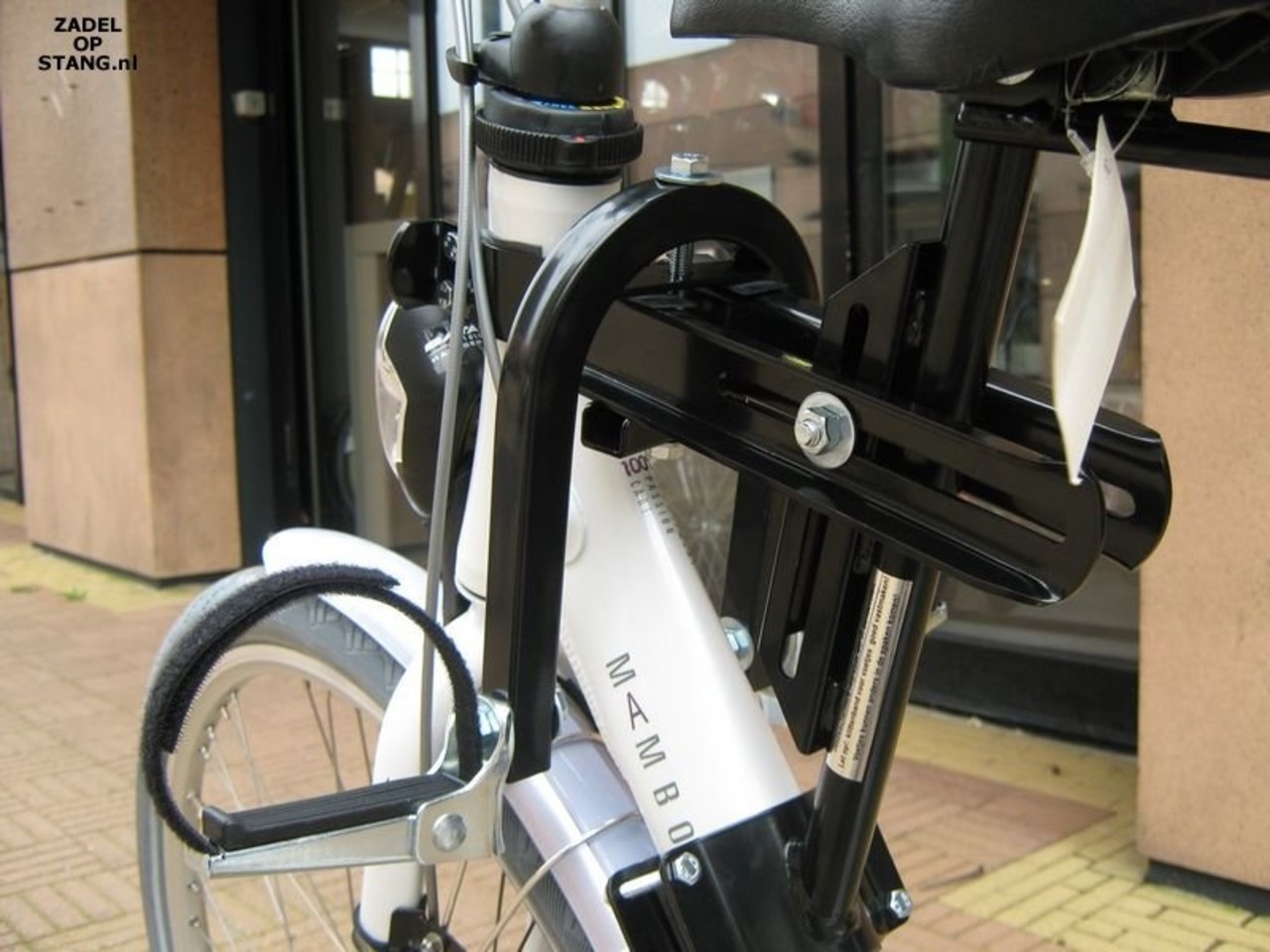 Zadel op Stang Buiszadel voor een Damesfiets met enkele framebuis Zadel op Stang Buiszadel voor een Damesfiets met enkele framebuis