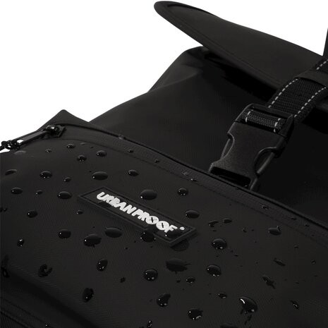 URBAN PROOF double cargo bag 38L recycled zwart