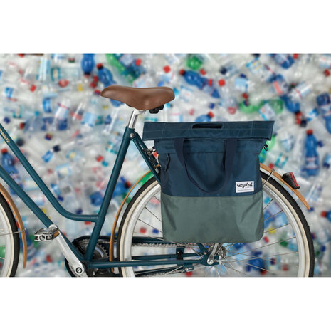 URBAN PROOF shoppertas 20L recycled blauw groen URBAN PROOF shoppertas 20L recycled blauw groen