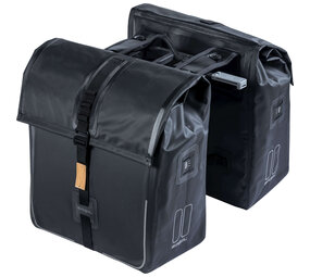 Basil fietstas dubbel Urban dry black MIK 50L Basil fietstas dubbel Urban dry black MIK 50L