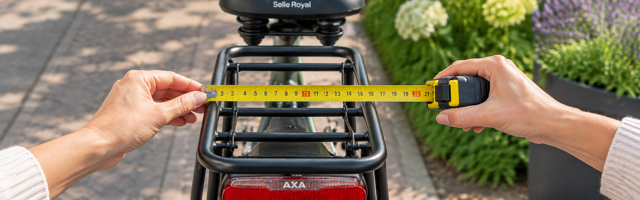 Hoe meet je de breedte van je bagagedrager voor een fietsstoeltje of rugleuning? Hoe meet je de breedte van je bagagedrager voor een fietsstoeltje of rugleuning?