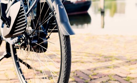 Dubbele standaard op de fiets, hoe moet deze staan en gemonteerd worden.