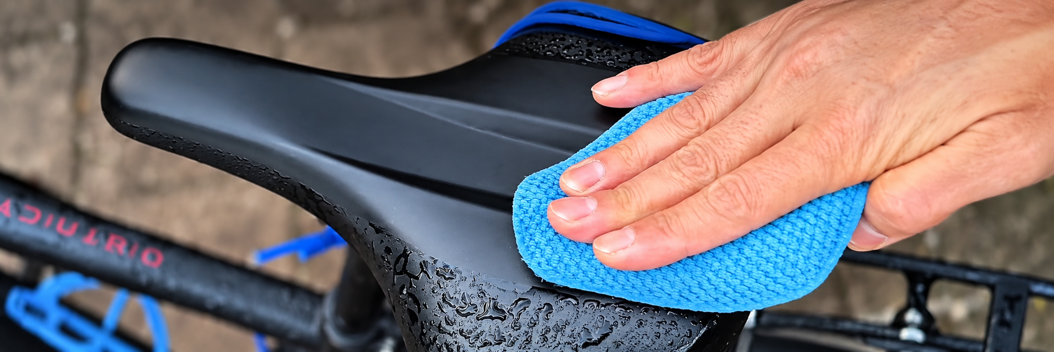 MR. DRY fietszadeldroger: handig voor regen én een leuk fietscadeautje MR. DRY fietszadeldroger: handig voor regen én een leuk fietscadeautje