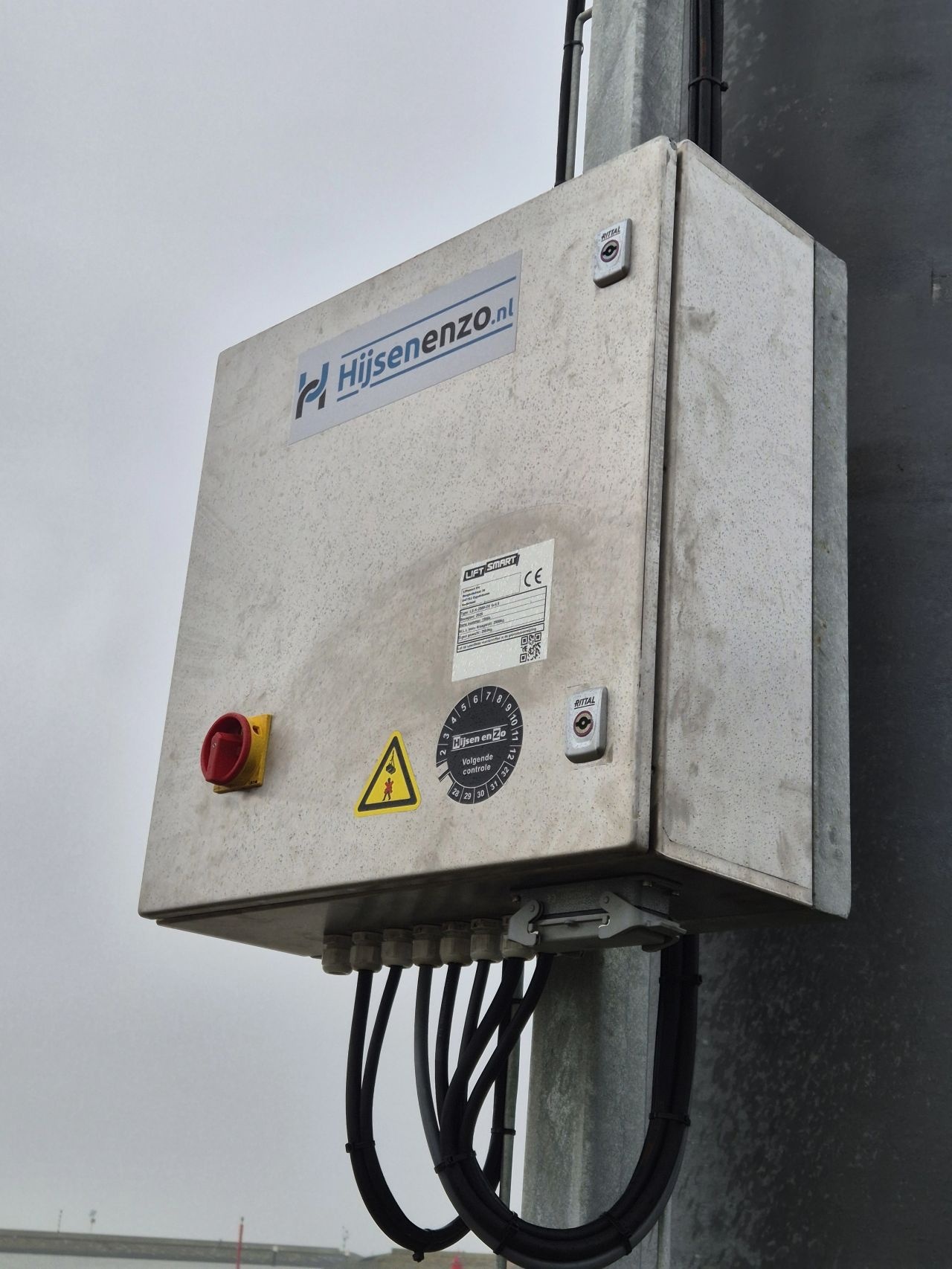 Liftsmart kraan voor KNRM reddingstation Harlingen