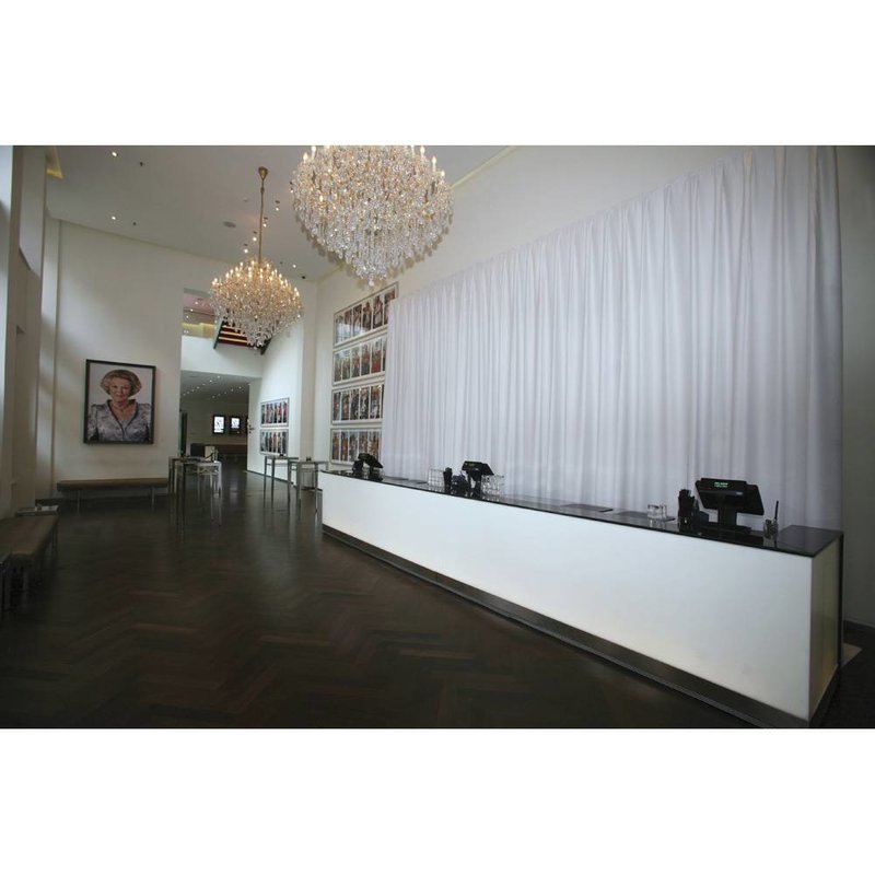 Pipe and drape doek 330x300cm medium gloss wit geplooid