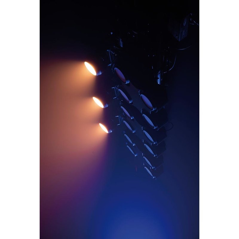 Showtec Stage Blinder 1 LED 80W CW WW Stage Blinder 1 LED 80W CW WW