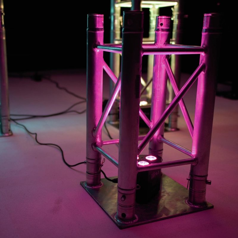 LED TL-3 RGB+UV trusslight uplight LED-par 3x 7W