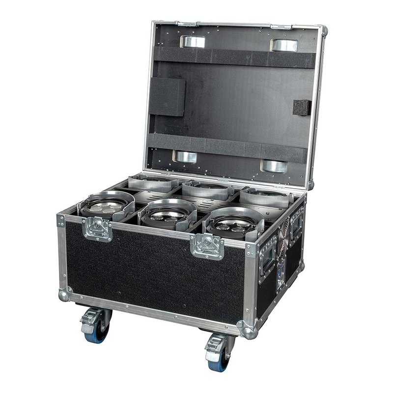Showtec Eventspot 1600 Q4 set met 6 zilver spots in flightcase Eventspot 1600 Q4 set met 6 zilver spots in flightcase