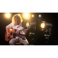 Showtec Performer Fresnel Mini DDT LED-theaterspot 30W WW Performer Fresnel Mini DDT LED-theaterspot 30W WW