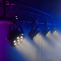 Cameo ROOT PAR TW LED par 7 x 4W afstembaar wit ROOT PAR TW LED par 7 x 4W afstembaar wit