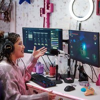 MV7+ podcast-microfoon wit