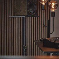 SP 3202 CSB studiomonitor statief met zware vierkante voet