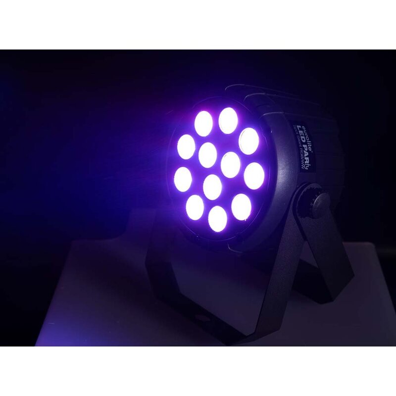 Compact spotlight met 12 x 5W 4 in 1 QCL RGB/WW LED's & DMX gestuurd