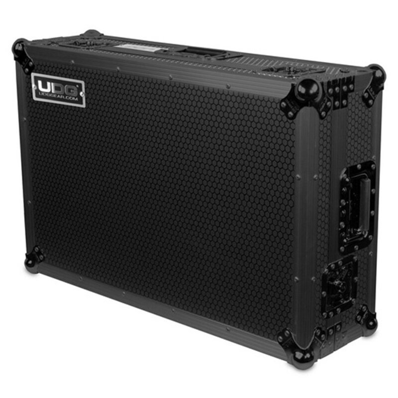 UDG Ultimate Flight Case Black Plus (W) voor XDJ-RX3 Ultimate Flight Case Black Plus (W) voor XDJ-RX3
