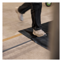 Defender Rubberen kabelmat geribbeld 1 m breed 2 m lang Rubberen kabelmat geribbeld 1 m breed 2 m lang