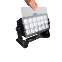 Briteq BTI-AKKUCHROMA projector IP65 18x 10W RGBL LED BTI-AKKUCHROMA projector IP65 18x 10W RGBL LED