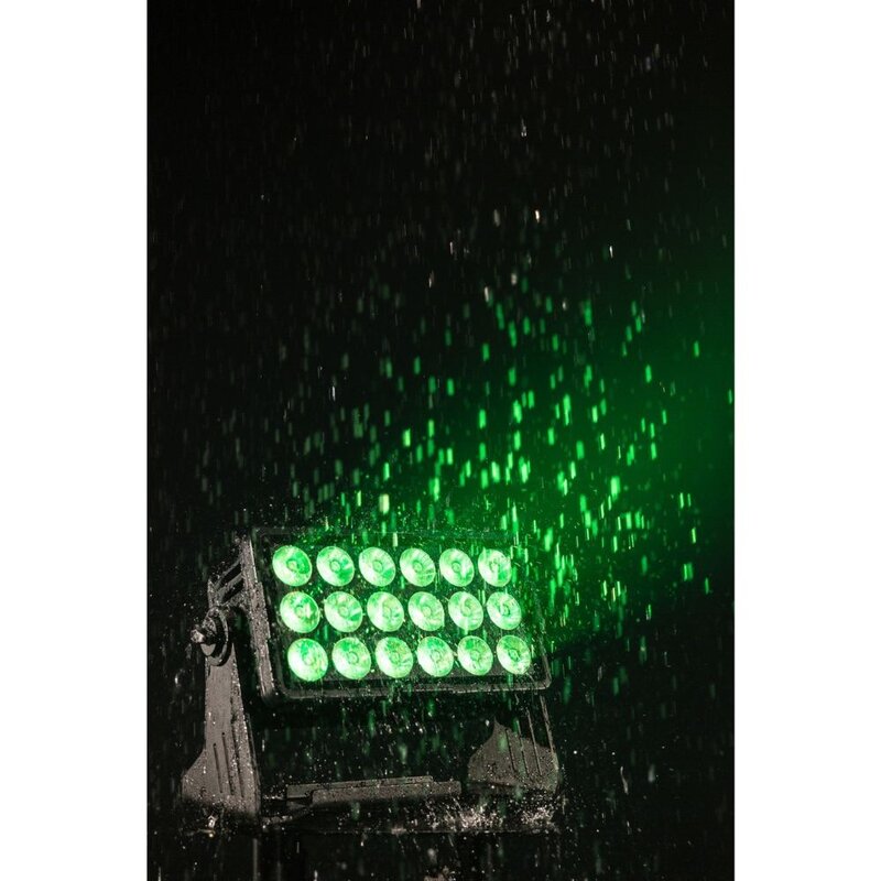Briteq BTI-AKKUCHROMA projector IP65 18x 10W RGBL LED BTI-AKKUCHROMA projector IP65 18x 10W RGBL LED