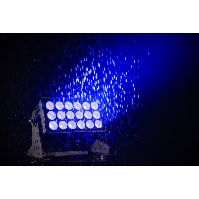 Briteq BTI-AKKUCHROMA projector IP65 18x 10W RGBL LED BTI-AKKUCHROMA projector IP65 18x 10W RGBL LED
