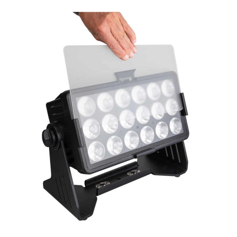 Briteq BTI-AKKUCHROMA Beamshaper 60x10° BTI-AKKUCHROMA Beamshaper 60x10°