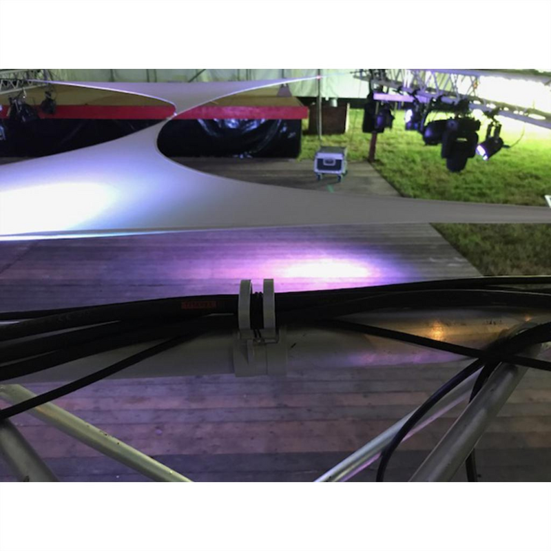 Truss klem met stekkerdoos houder