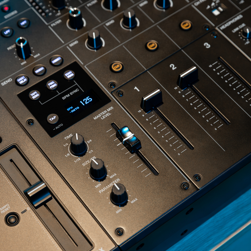 DJM-V5 pro-dj mixer