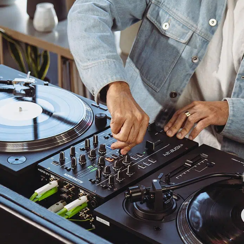 Allen & Heath Xone:24 2+1-kanaals dj-mixer zwart Xone:24 2+1-kanaals dj-mixer zwart