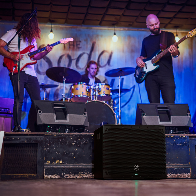 Thump18Sv4 Actieve subwoofer 18 inch 1400W