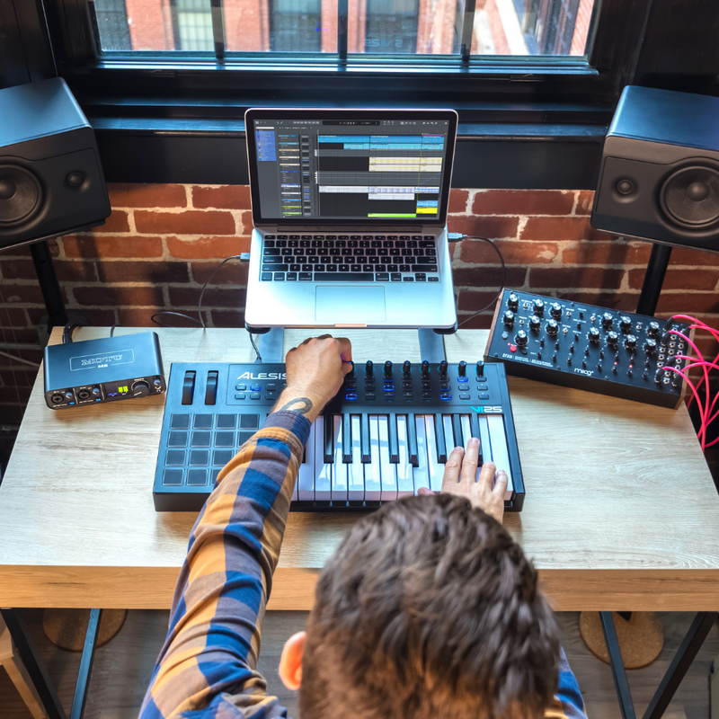 M2 2-kanaals USB-C audio-interface M2 2-kanaals USB-C audio-interface