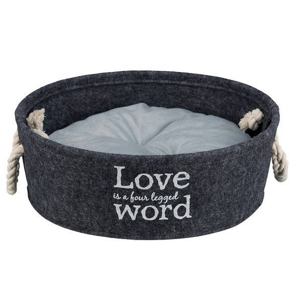 Kattenmand gemaakt van vilt de trend van 2018