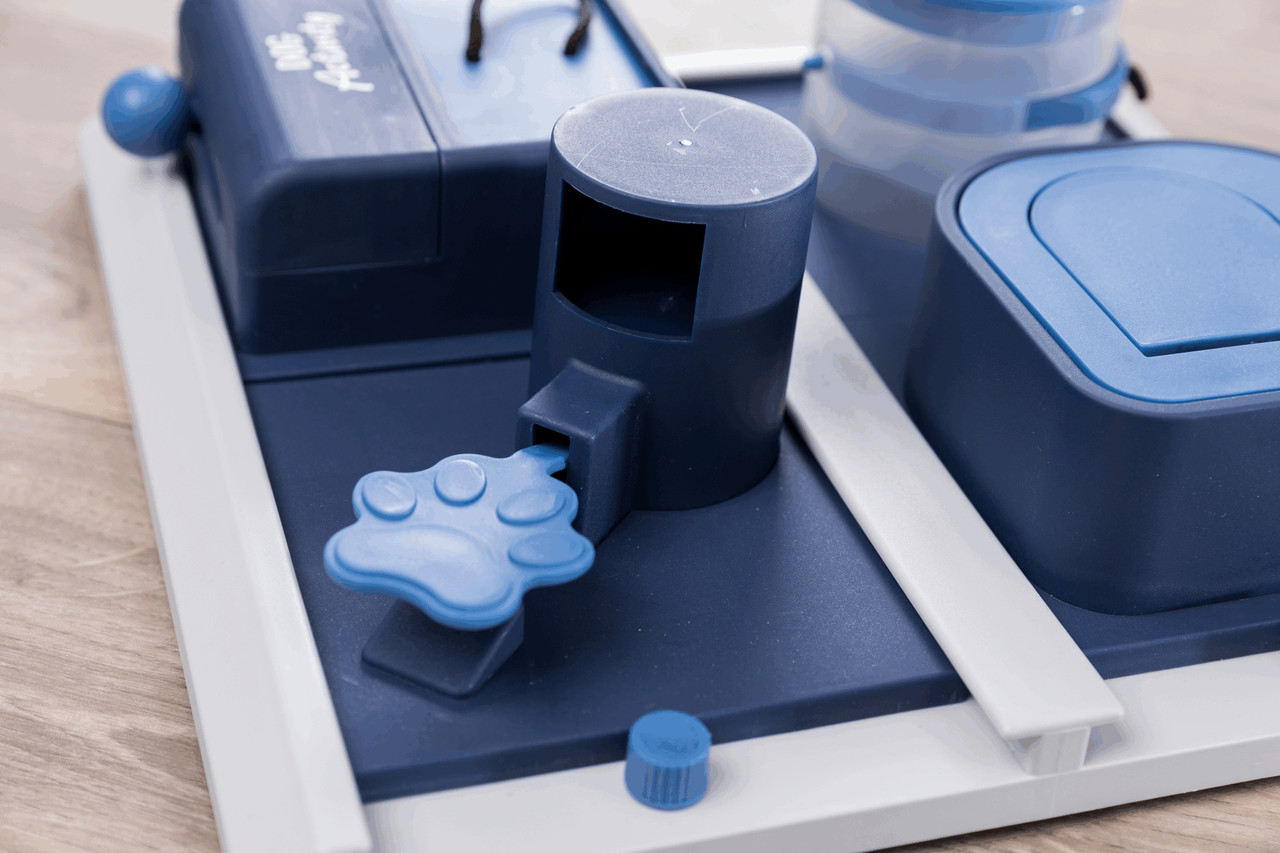 Trixie Dog Activity Poker Box 2