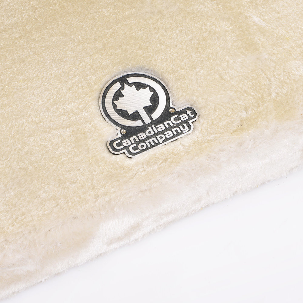 CanadianCat Company Krabpaal Maine Coon Victoria beige