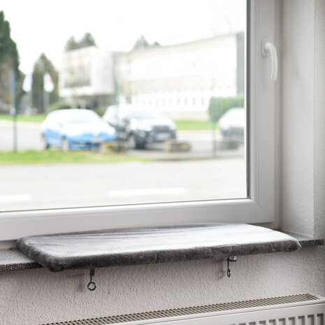 CanadianCat Company Vensterbank Kattenbed Snuggly Place licht grijs CanadianCat Company Vensterbank Kattenbed Snuggly Place licht grijs