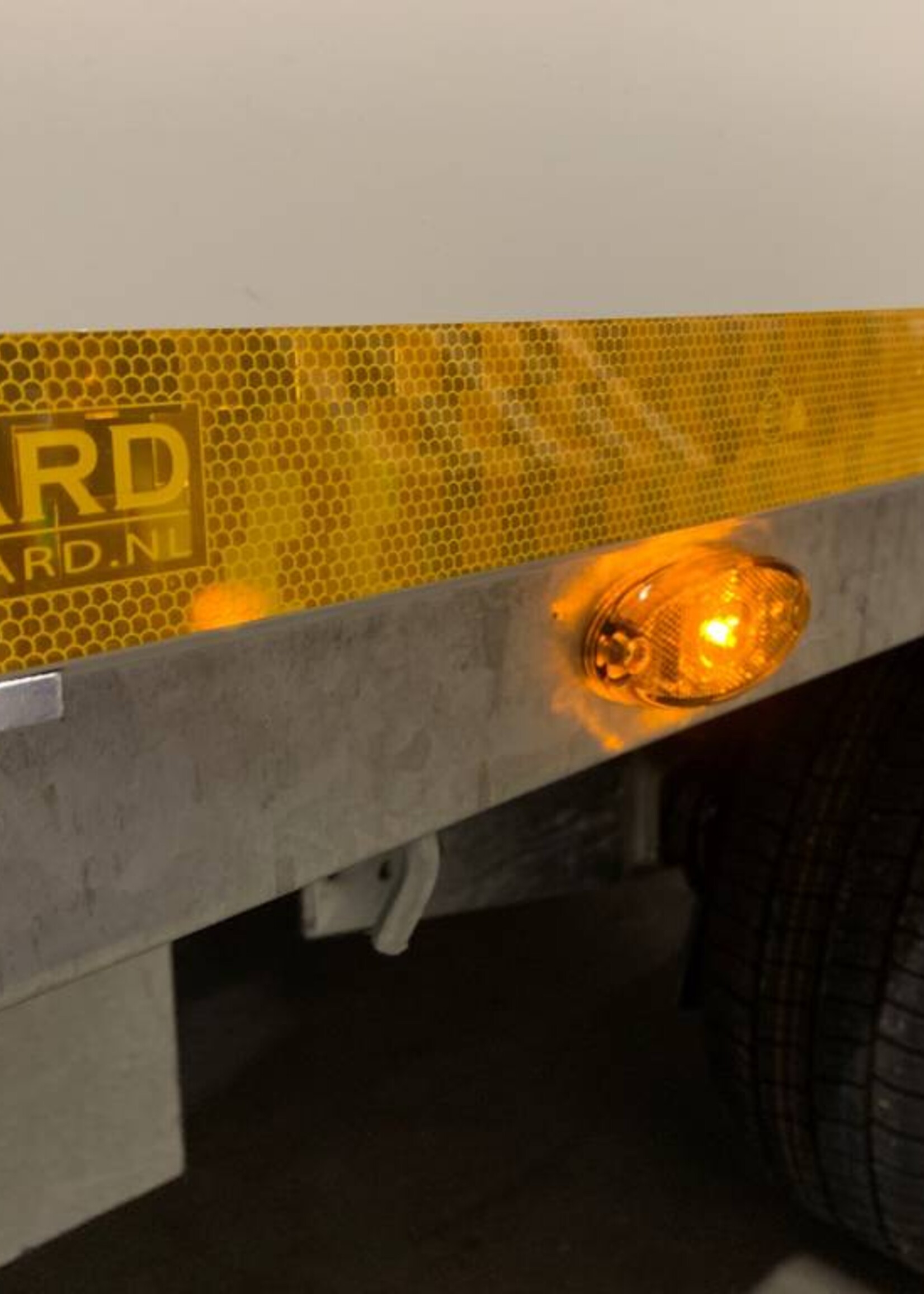 Aspock Aspock Flatpoint 2 - oranje/gele markeringslamp - connector aansluiting - LED