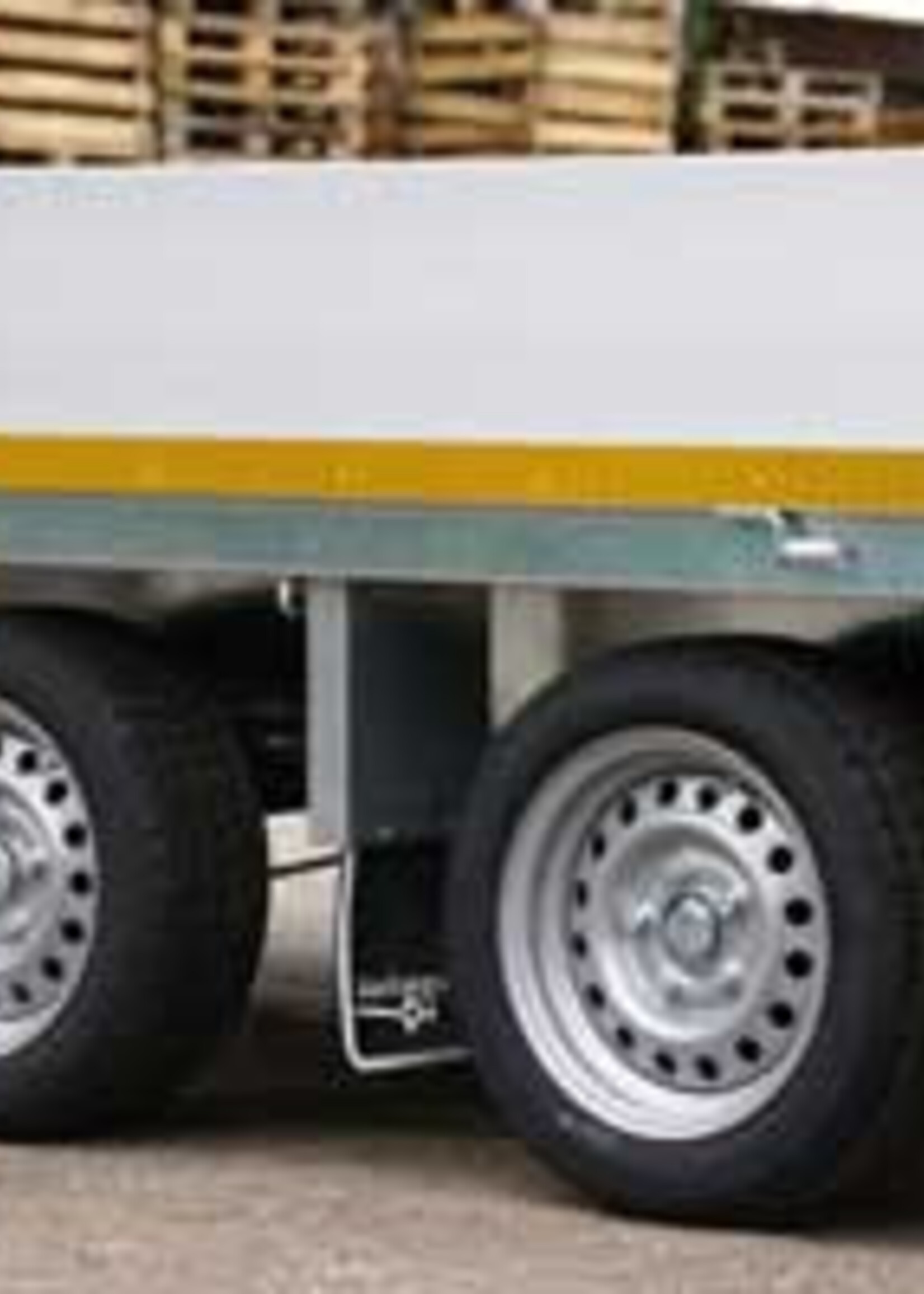 Eduard Geremde Eduard plateauwagen - 406x220 cm - 3000 kg bruto laadvermogen - 63 cm laadvloerhoogte - 30 cm borden