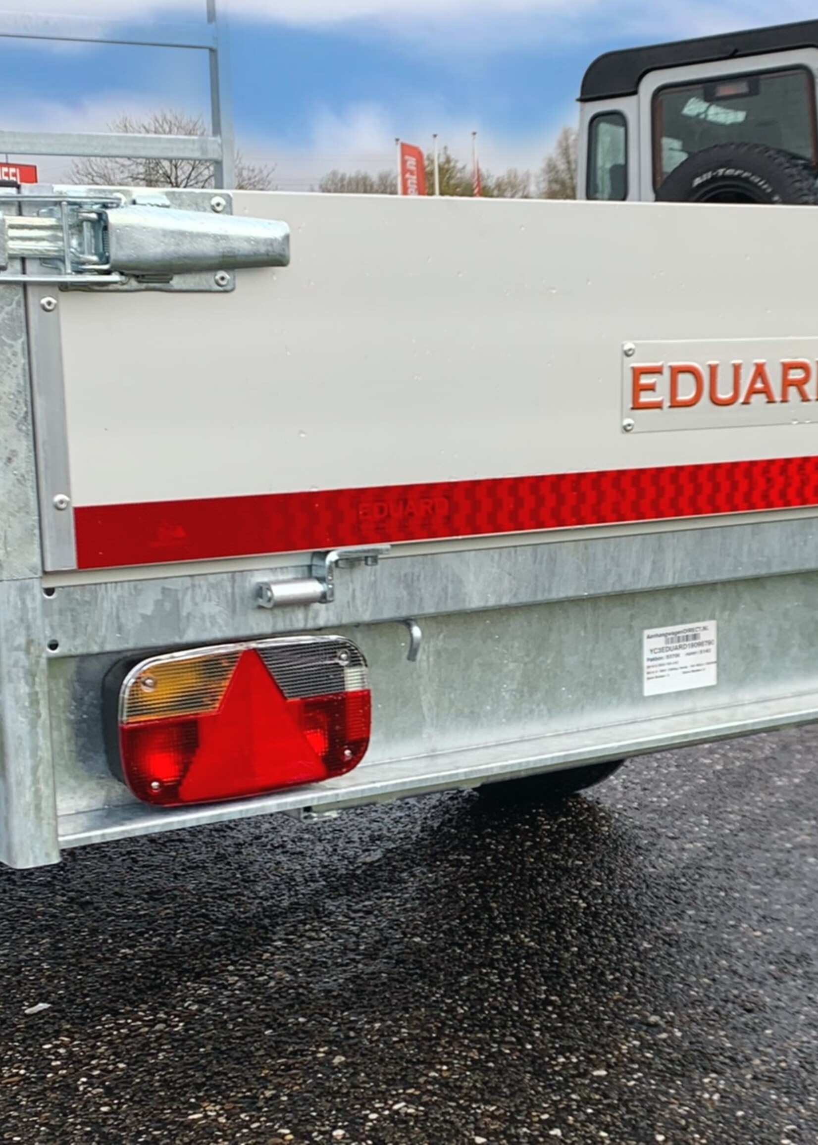 Eduard Geremde Eduard achterwaartse kipper - 256x150 cm - 1500 kg bruto laadvermogen - handpomp - 63 cm laadvloerhoogte