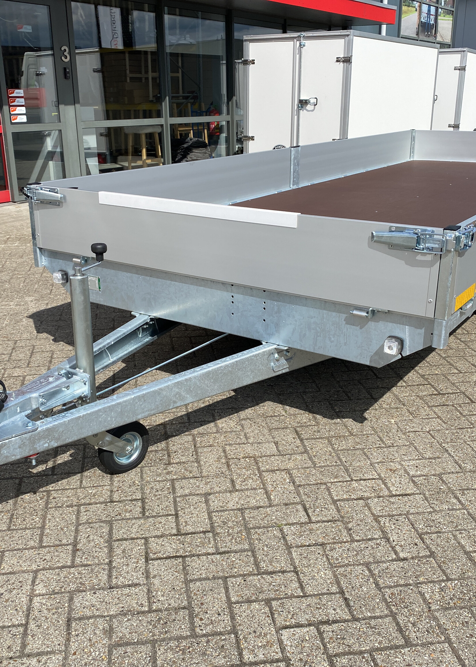 Eduard Geremde Eduard plateauwagen - 506x200 cm - 2700 kg bruto laadvermogen - 63 cm laadvloerhoogte - 30 cm borden