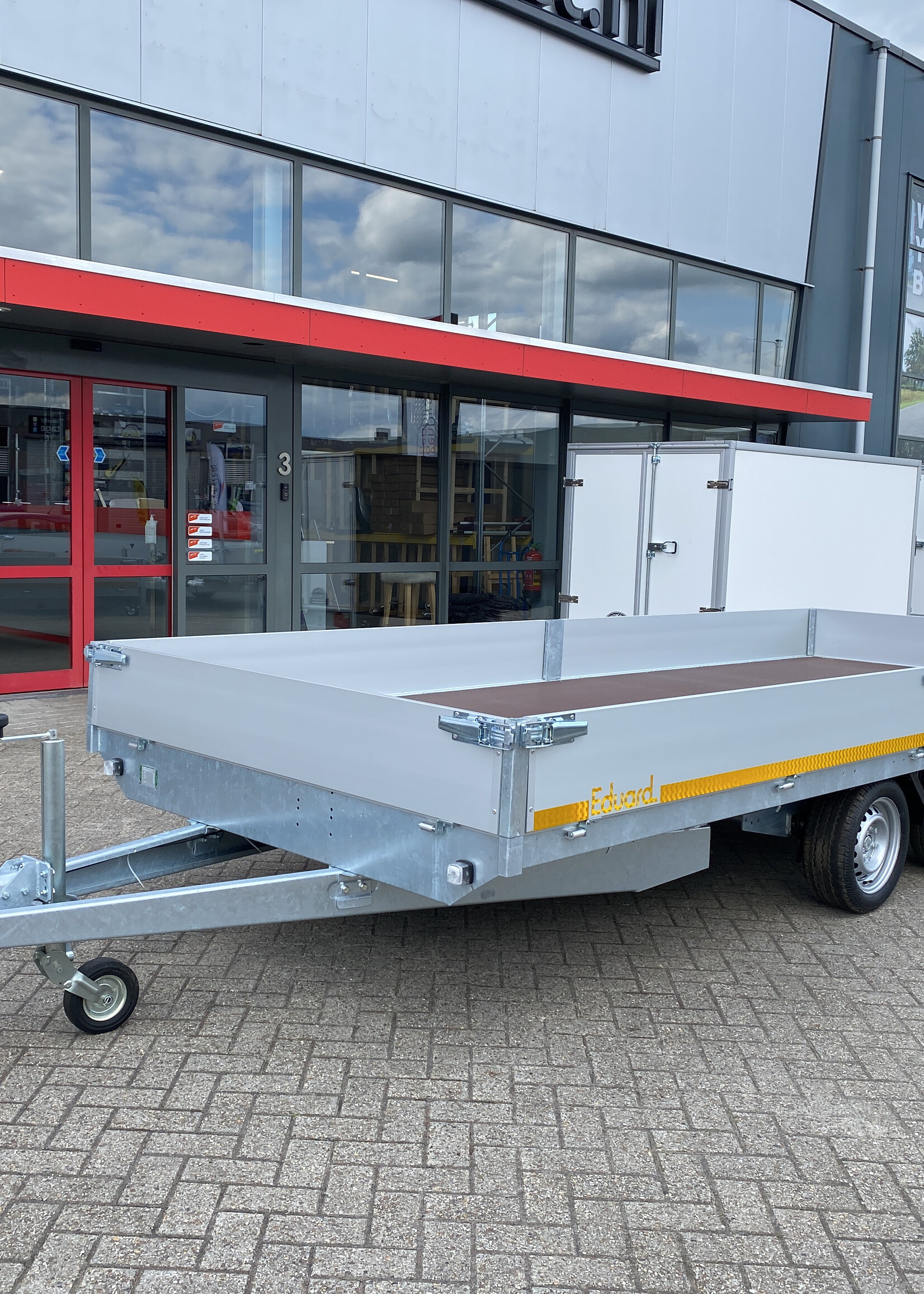Eduard Geremde Eduard plateauwagen - 506x200 cm - 3000 kg bruto laadvermogen - 63 cm laadvloerhoogte - 30 cm borden