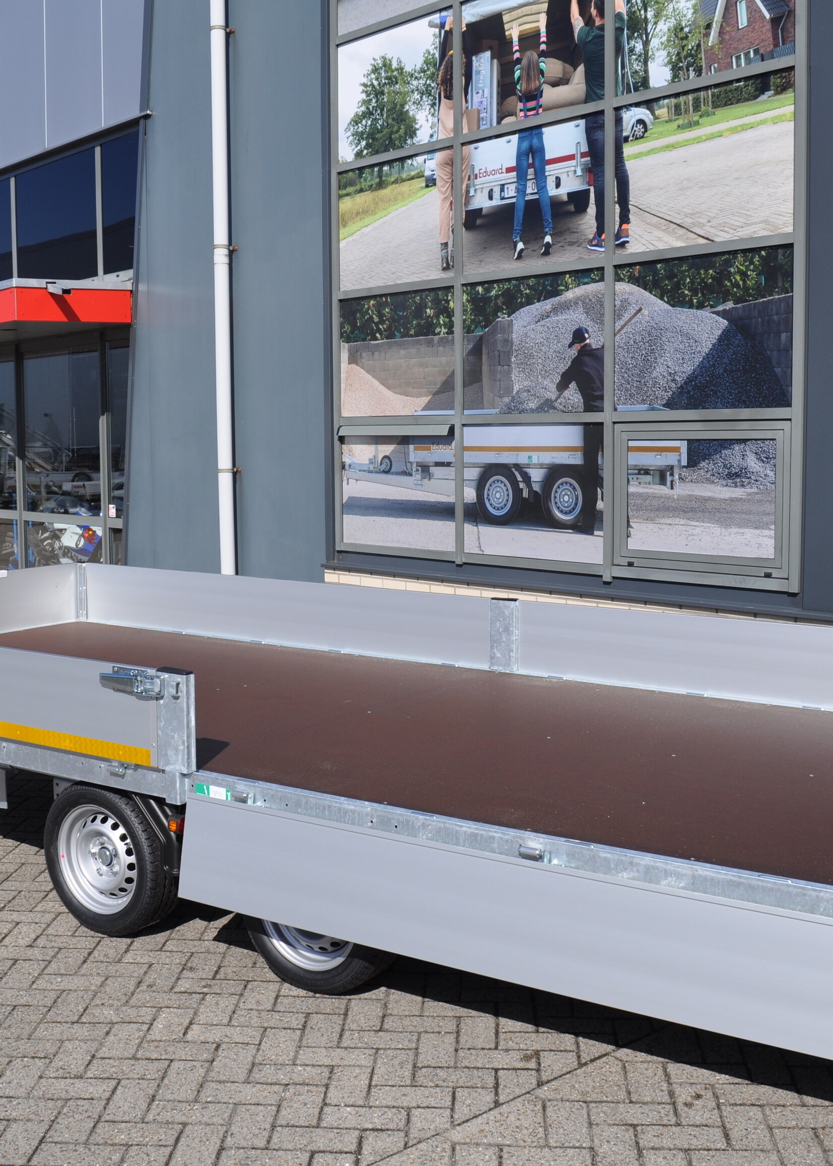 Eduard Geremde Eduard plateauwagen - 506x200 cm - 3000 kg bruto laadvermogen - 63 cm laadvloerhoogte - 30 cm borden