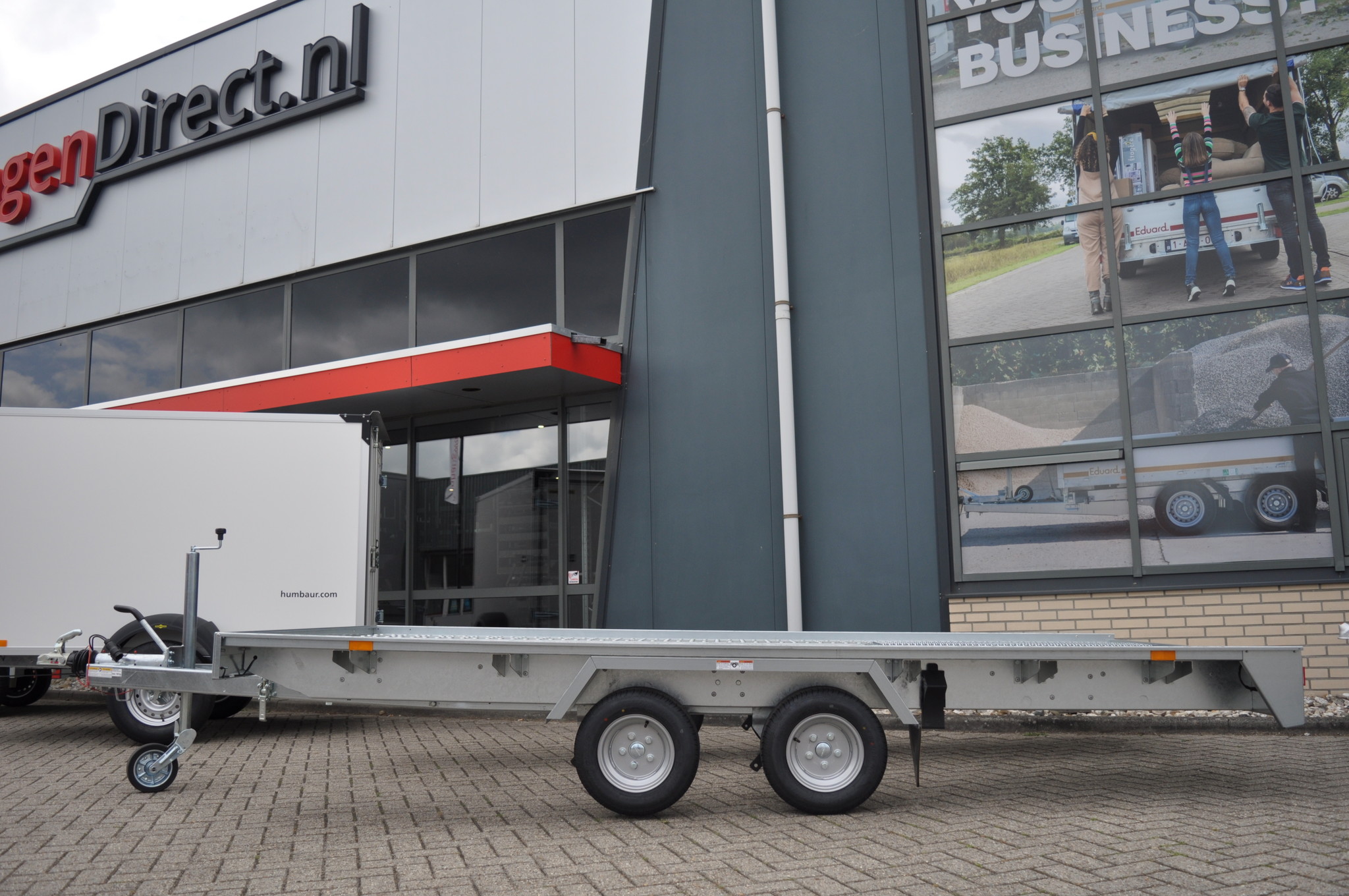 Geremde Humbaur autotransporter kipbaar - 400x200 cm - 2700 kg bruto laadvermogen - 58 cm laadvloerhoogte - inclusief oprijplaten en oprijbaan