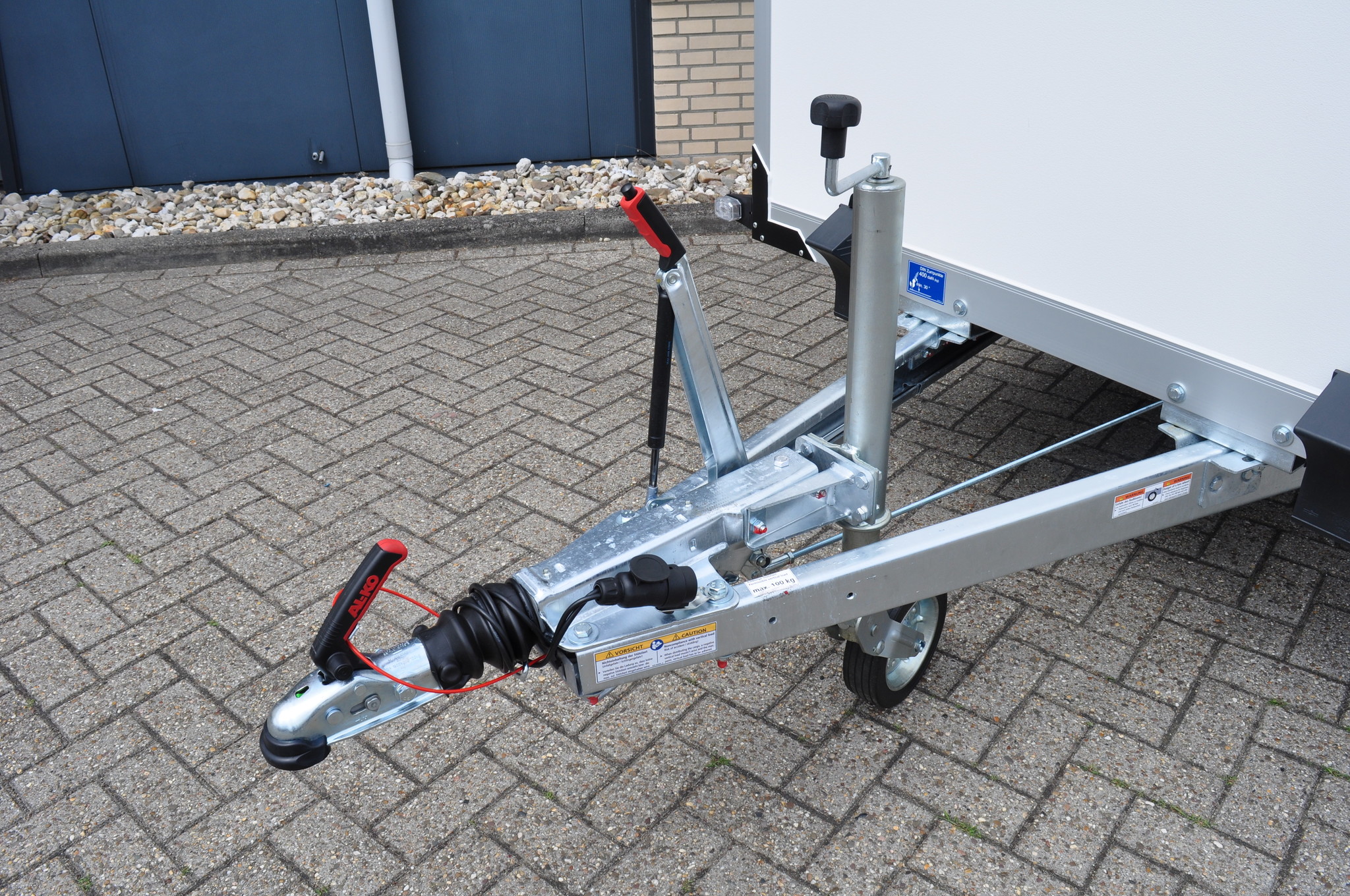 Humbaur HK gesloten aanhanger - 1500 kg bruto laadvermogen - 304x151x180 cm laadoppervlak - geremd