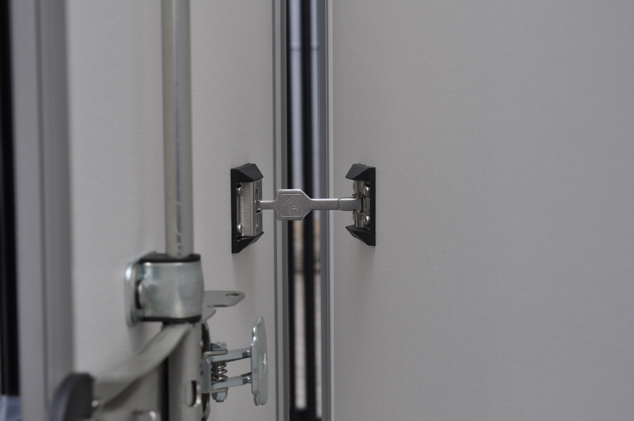 Humbaur HK gesloten aanhanger - 1500 kg bruto laadvermogen - 304x151x180 cm laadoppervlak - geremd