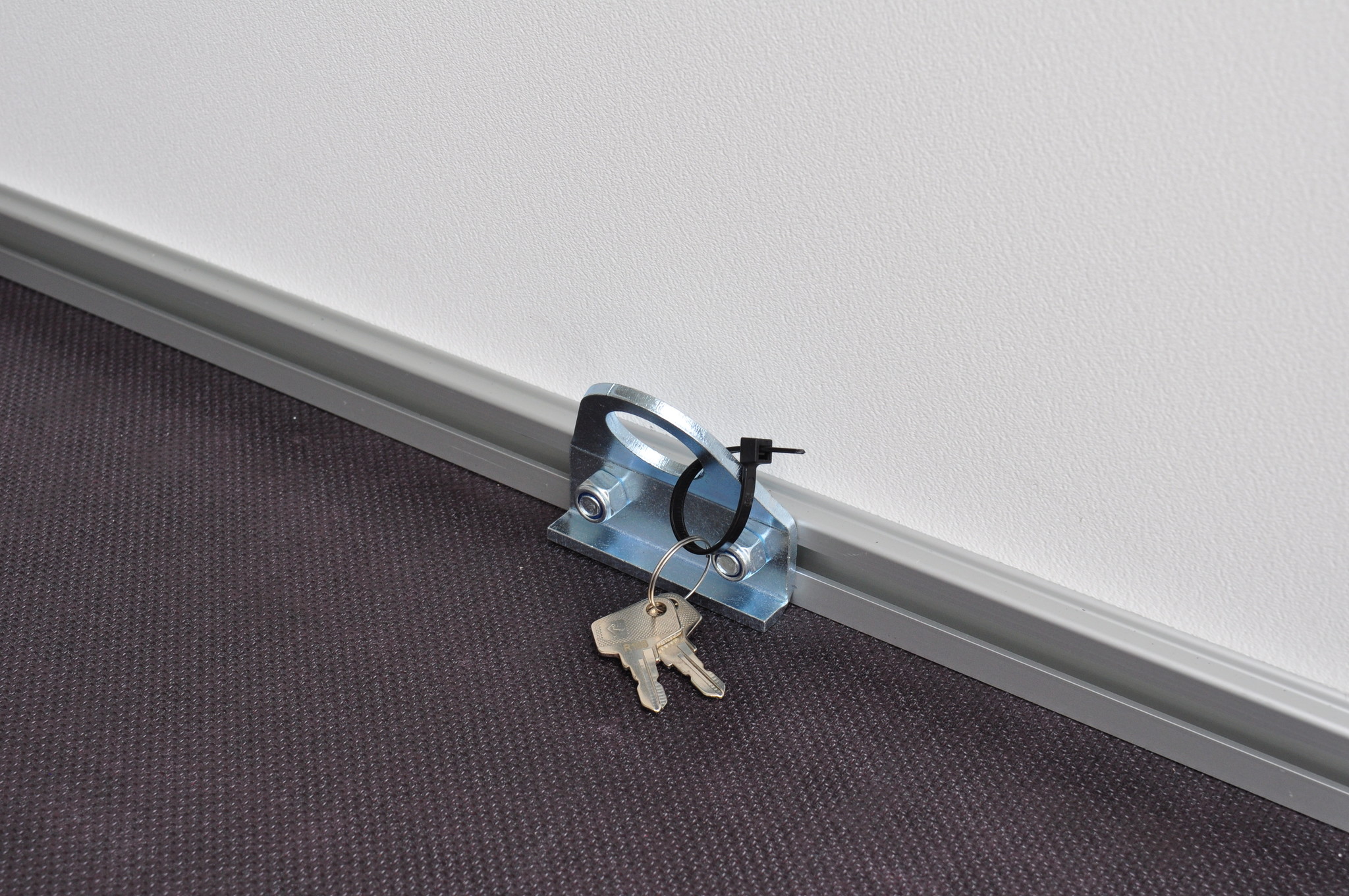 Humbaur HK gesloten aanhanger - 1500 kg bruto laadvermogen - 304x151x180 cm laadoppervlak - geremd