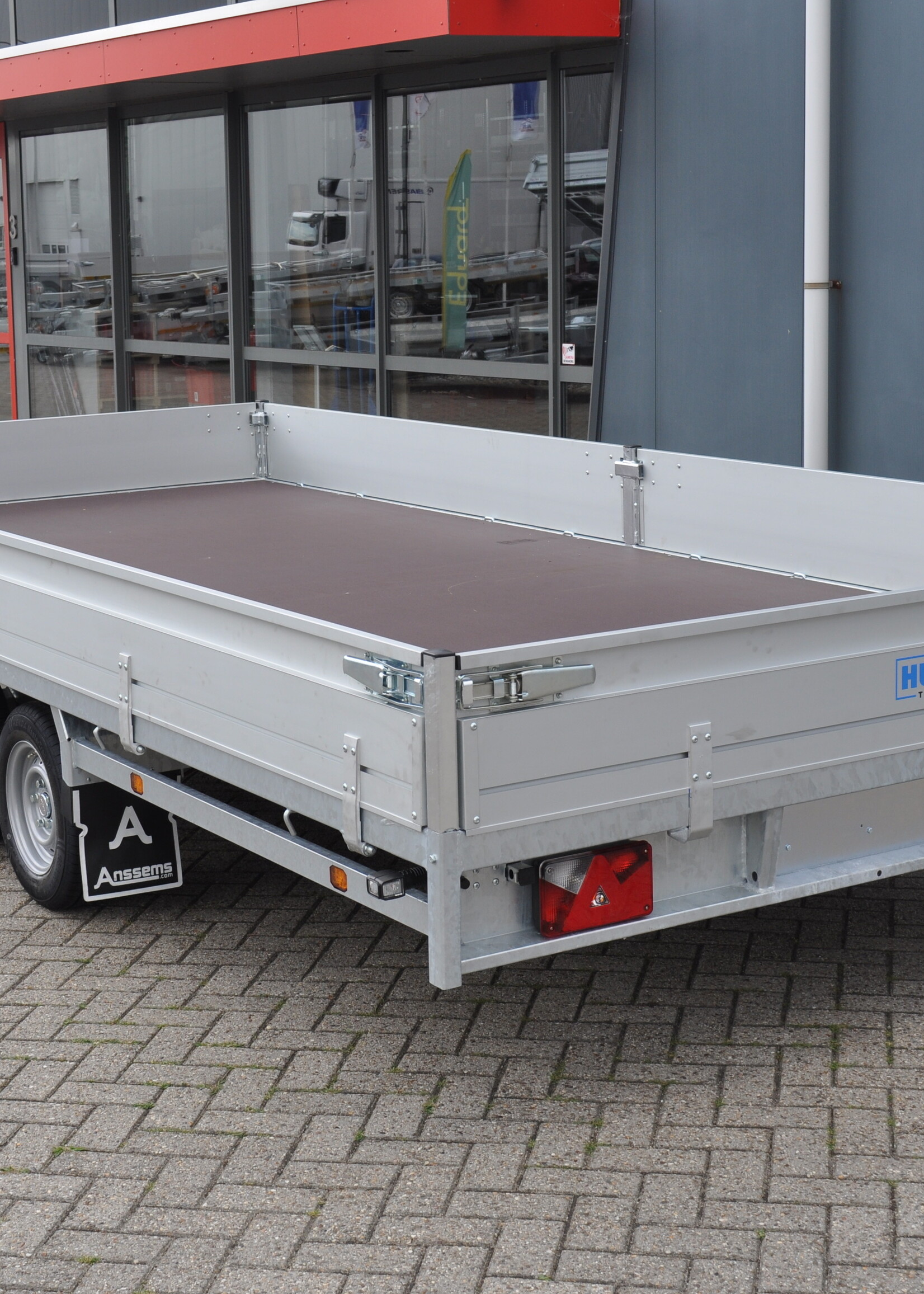 Hulco Geremde Hulco Medax plateauwagen - 502x223 cm - 3500 kg bruto laadvermogen - 30 cm borden
