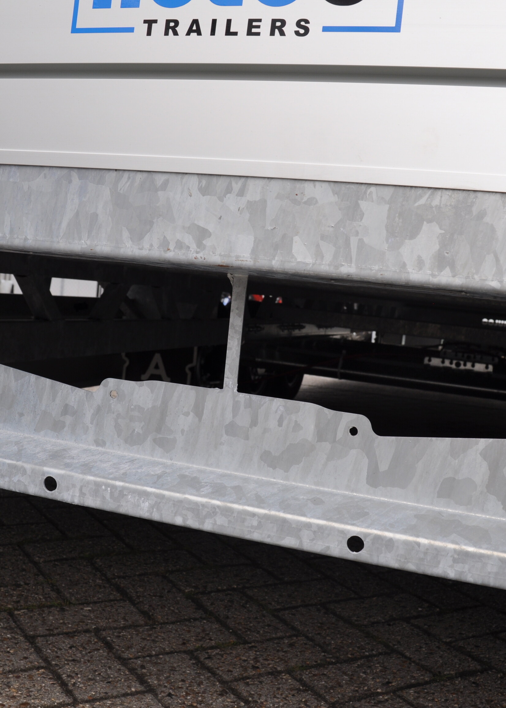 Hulco Geremde Hulco Medax plateauwagen - 502x203 cm - 3500 kg bruto laadvermogen - 30 cm borden - tandemasser