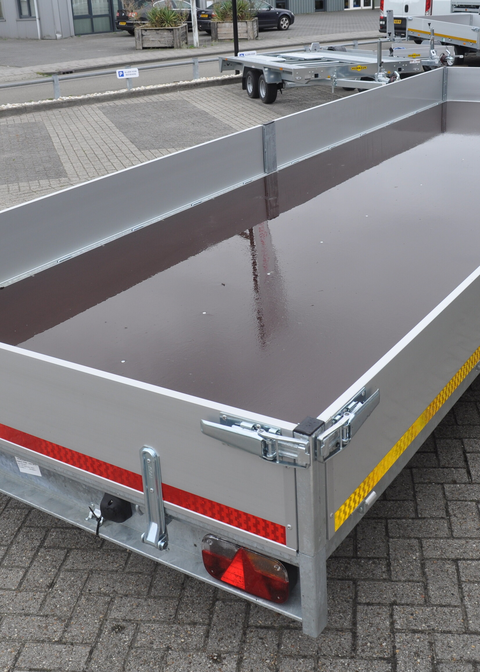 Eduard Geremde Eduard plateauwagen - 606x200 cm - 3500 kg bruto laadvermogen - 63 cm laadvloerhoogte - 30 cm borden